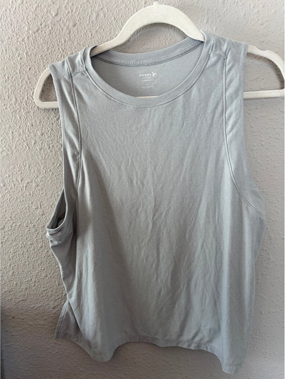 Old Navy Active Cloudmotion Go-Dry Light Grey Tank size L